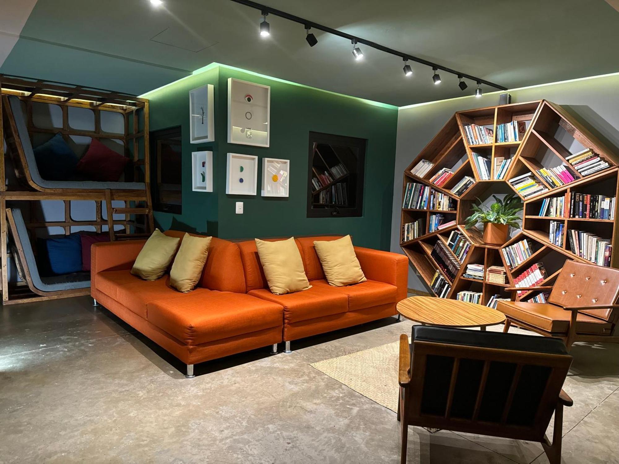 Hotel Ola Chapultepec Гуадалахара Екстериор снимка