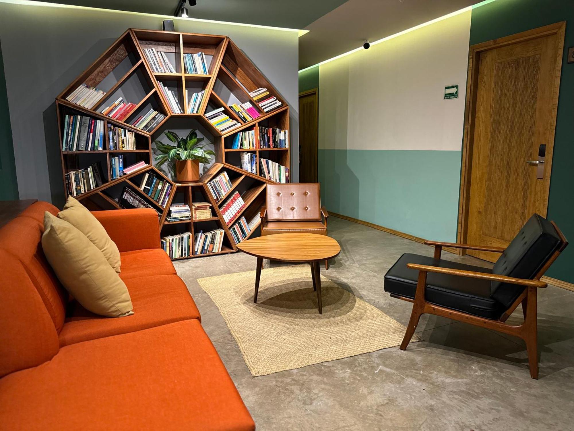 Hotel Ola Chapultepec Гуадалахара Екстериор снимка